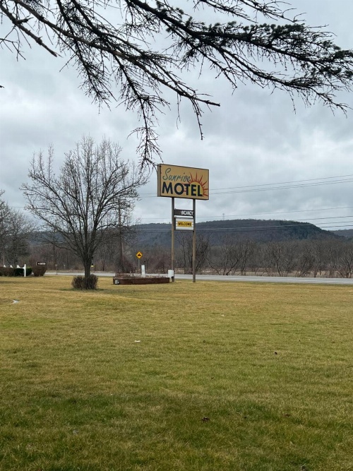 sunrise motel image 4